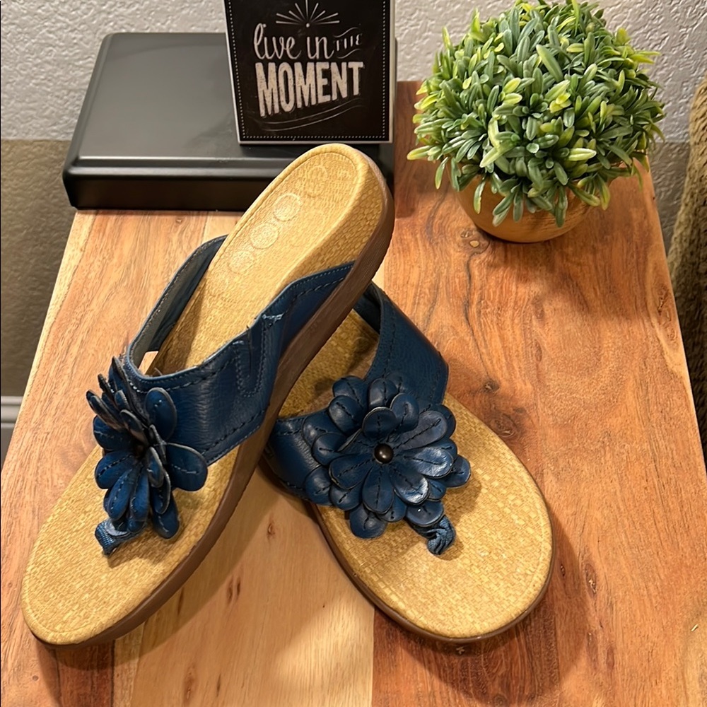 Women's OrthaHeel Blue Floral Sandals